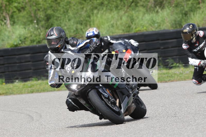 /Archiv-2025/10 23.04.2025 Cornu Master School ADR/rot-rouge/66